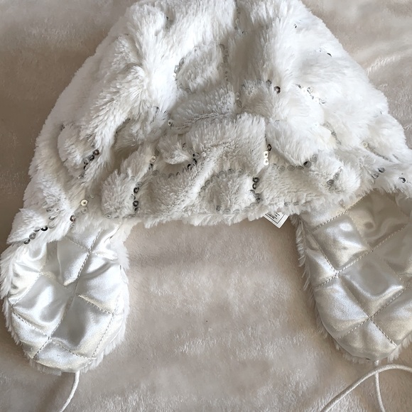 Claire’s Plush Faux Fur Aviator Style Hat and Scarf Set - Picture 2 of 8